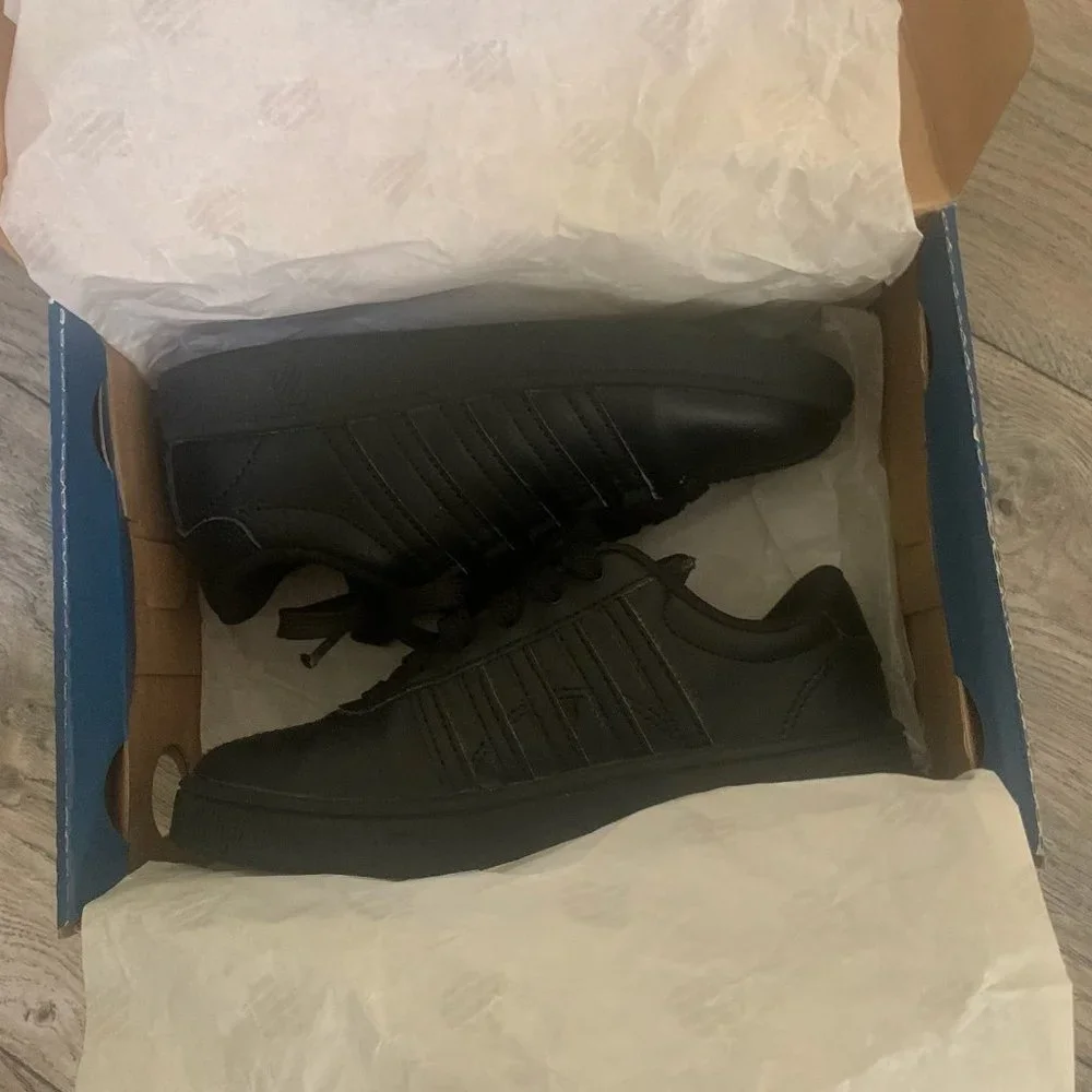 NWT K-SWISS KID'S CLASSIC VN LEATHER SNEAKERS BLACK/BLACK 1 M‎